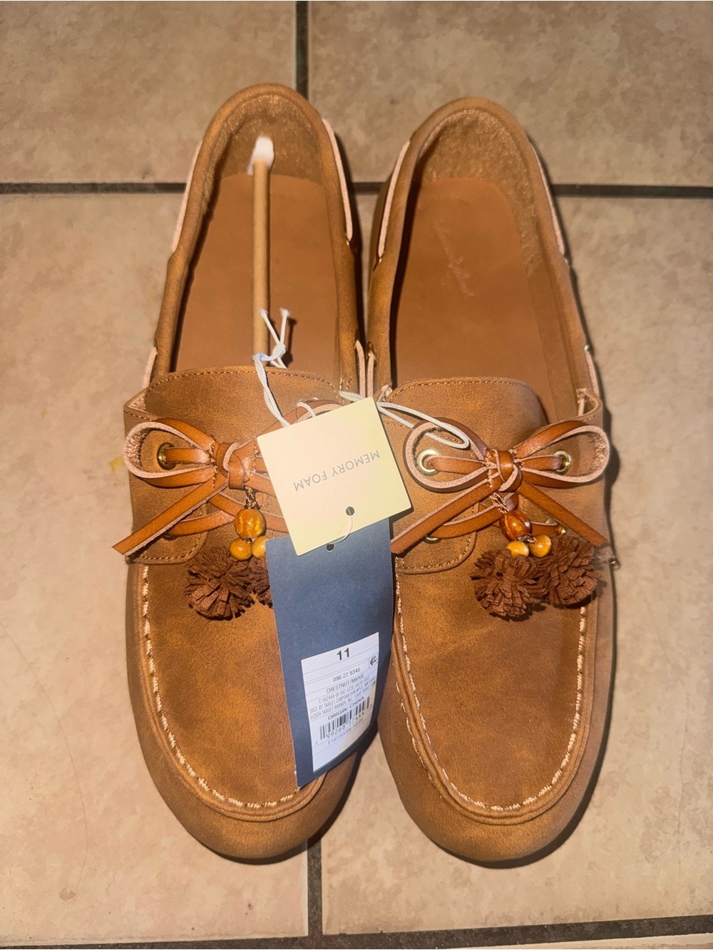 Universal Thread Shoe Size 11 - Picture 3 of 6